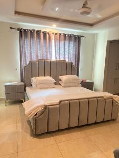 Luxurious Apartment - Islamabad - 2