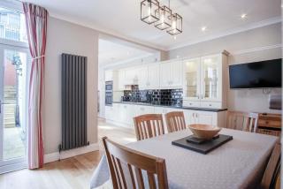 Overland Road – 4 Bedroom House – Mumbles - 4