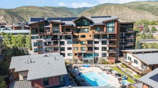 One Riverfront Condo 306 by East West Hospitality - 8