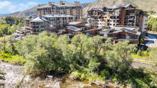 One Riverfront Condo 306 by East West Hospitality - 4