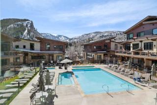 One Riverfront Condo 103 by East West Hospitality - 1