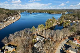 Lakefront Home with Private Beach Access & Hot Tub - Milton - 2