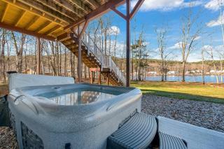 Lakefront Home with Private Beach Access & Hot Tub - 7