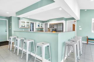 Maine Pondfront Home Sleeps 22 - Pool & Hot Tub - 3