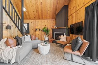 The Matterhorn I HotTub I Ping Pong I Chalk Wall - 0