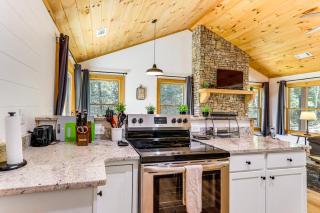 McCaysville Cabin Fire Pit, BBQ and More! - McCaysville - 1