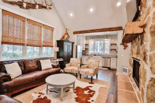 The Camellia Cottage - private family space - 8