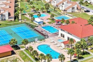 3 Bdrm Condo- 4 pools, hot tub & walk to Beach - Panama City Beach - 0