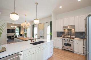 Summer End Sale Prime Location - Nashville - 3