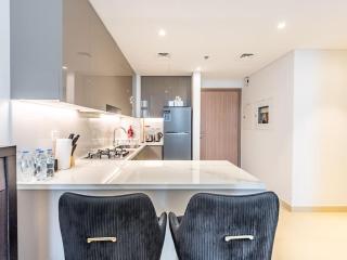 Luxury Meydan Escape Condo with City Views - Dubai - 2