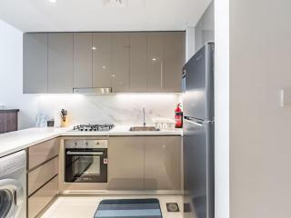 Luxury Meydan Escape Condo with City Views - Dubai - 3