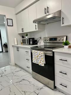 K7 Room Near Airport - Mississauga - 1