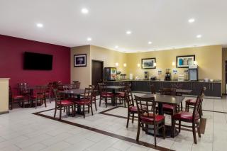 Clarion Pointe Lake Jackson - Clute - 7