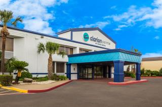 Clarion Pointe Lake Jackson - Clute - 0