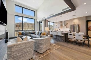 One Riverfront Condo 505 by East West Hospitality - 2