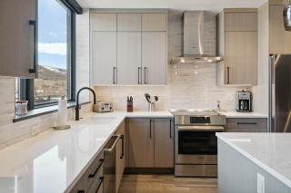 One Riverfront Condo 505 by East West Hospitality - 1