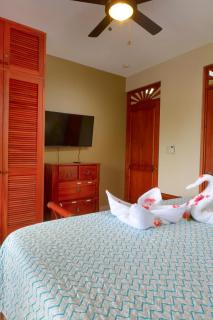 Fabulous third floor condo in a beachfront condominium complex - Jacó - 4