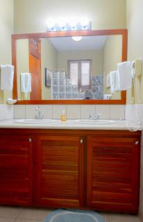 Fabulous third floor condo in a beachfront condominium complex - Jacó - 2