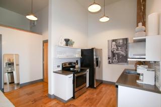 Dollys Downtown Loft Knoxville - 9