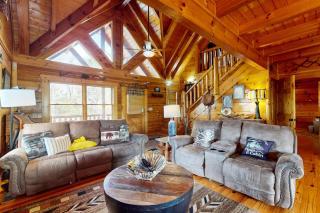 Towering Oaks - Sevierville - 1
