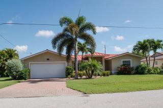 Vacation in comfort pool waterfront boat rental - 6