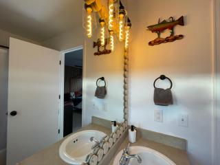 Colorado Room w Private Entrance Deck and Hot Tub - 2