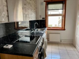 Charming Seaside home Sleeps 4 with free parking - 6