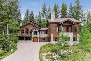 King's Estate - Custom Tamarack Resort - Ski in/out, hot tub, sauna, game rm, walk to village - 0