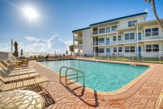 Daytona Beach Condo with Balcony 5 Mi to Speedway! - Daytona Beach - 0