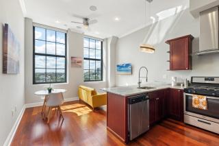 Glam Flat with View, Pool, Deck - 0