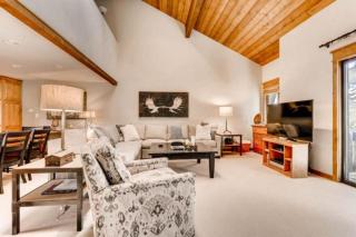 Ridgepoint Townhome 110 by East West Hospitality - 9