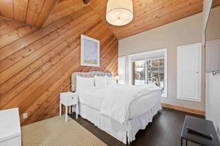 Ridgepoint Townhome 105 by East West Hospitality - 3