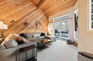 Ridgepoint Townhome 105 by East West Hospitality - 9