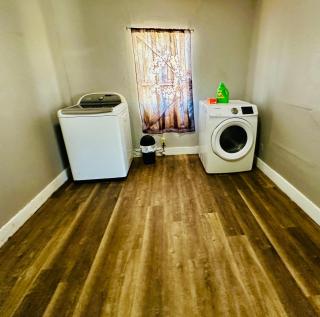 Brushy Bills Farmhouse Horse Motel Pet Sleeps 7 by Vacation Your Way - Hico - 5