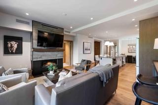 Riverfront Lodge 100 by East West Hospitality - 8