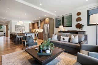Riverfront Lodge 100 by East West Hospitality - 7