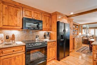 Ridgepoint Townhome 169 by East West Hospitality - 2