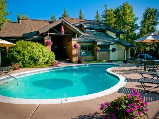 Ridgepoint Townhome 122 by East West Hospitality - 8