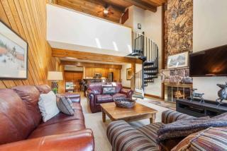 Ridgepoint Townhome 122 by East West Hospitality - 6