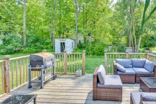 2 Mi to Lake Michigan Pet-Friendly Sawyer Apt - Sawyer - 8