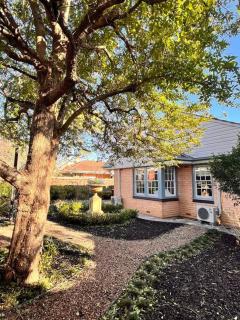 Sunny Retro Home Burnside area - 1