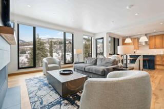 Riverfront Lodge 206 by East West Hospitality - 9