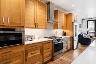 Riverfront Lodge 200 by East West Hospitality - 4