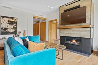 Riverfront Lodge 203 by East West Hospitality - 9