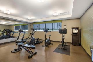 Best Western Plus Philadelphia-Pennsauken Hotel - Cherry Hill - 4