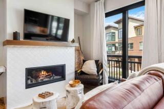 Riverfront Lodge 109 by East West Hospitality - 8