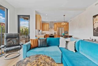 Riverfront Lodge 203 by East West Hospitality - 7