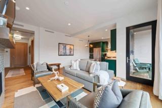 Riverfront Lodge 202 by East West Hospitality - 5