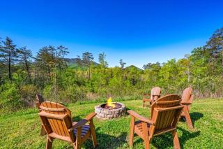 Good Times 2 - Family Lodge-Fire Pit, Theater, Hot Tub & Pool Table - Sevierville - 2
