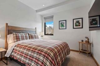 Riverfront Lodge 111 by East West Hospitality - 3